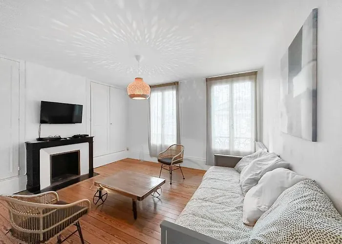 Apartment Le Refuge Chalonnais - Centre, Wifi, Parking